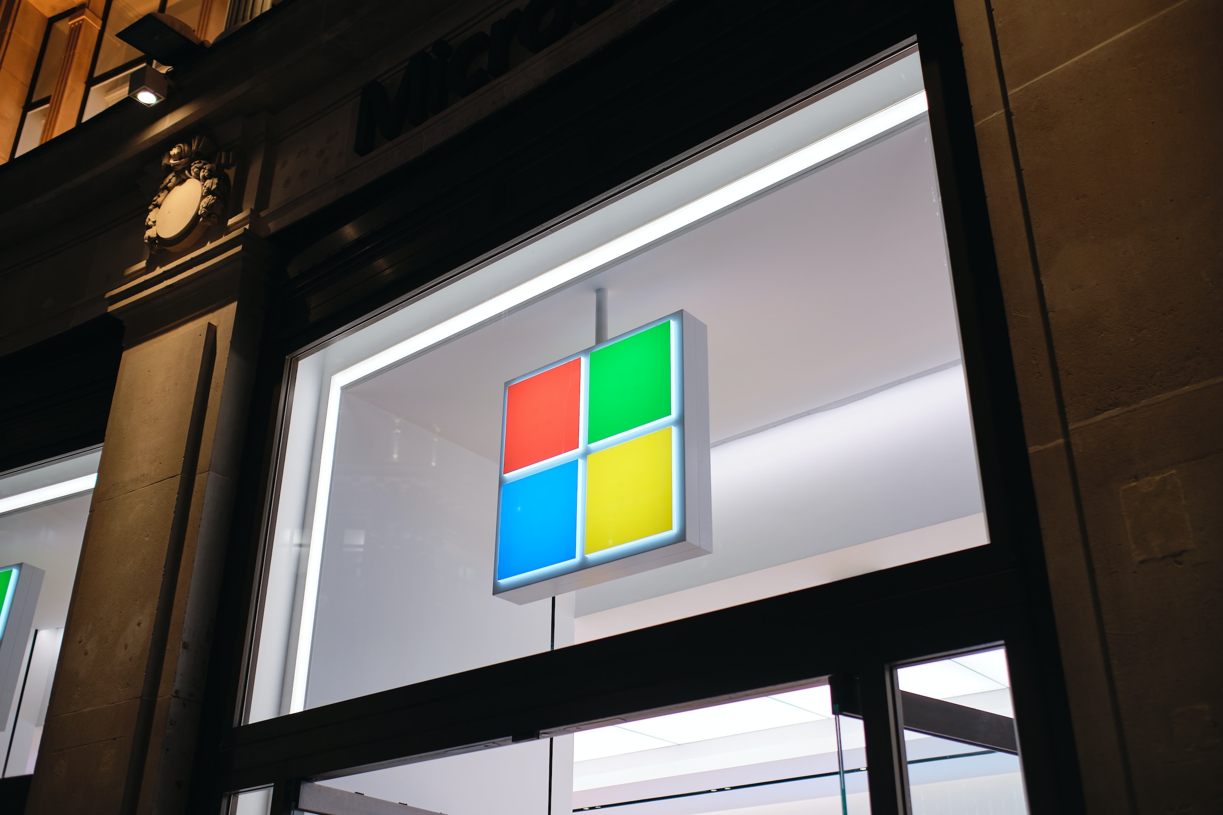 Microsoft recruits former OpenAI CEO Sam Altman and Co-Founder Greg Brockman